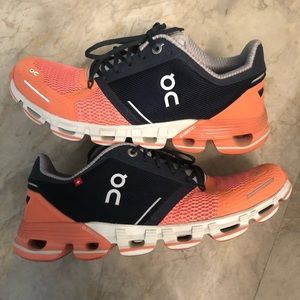 On cloud flyer running shoes